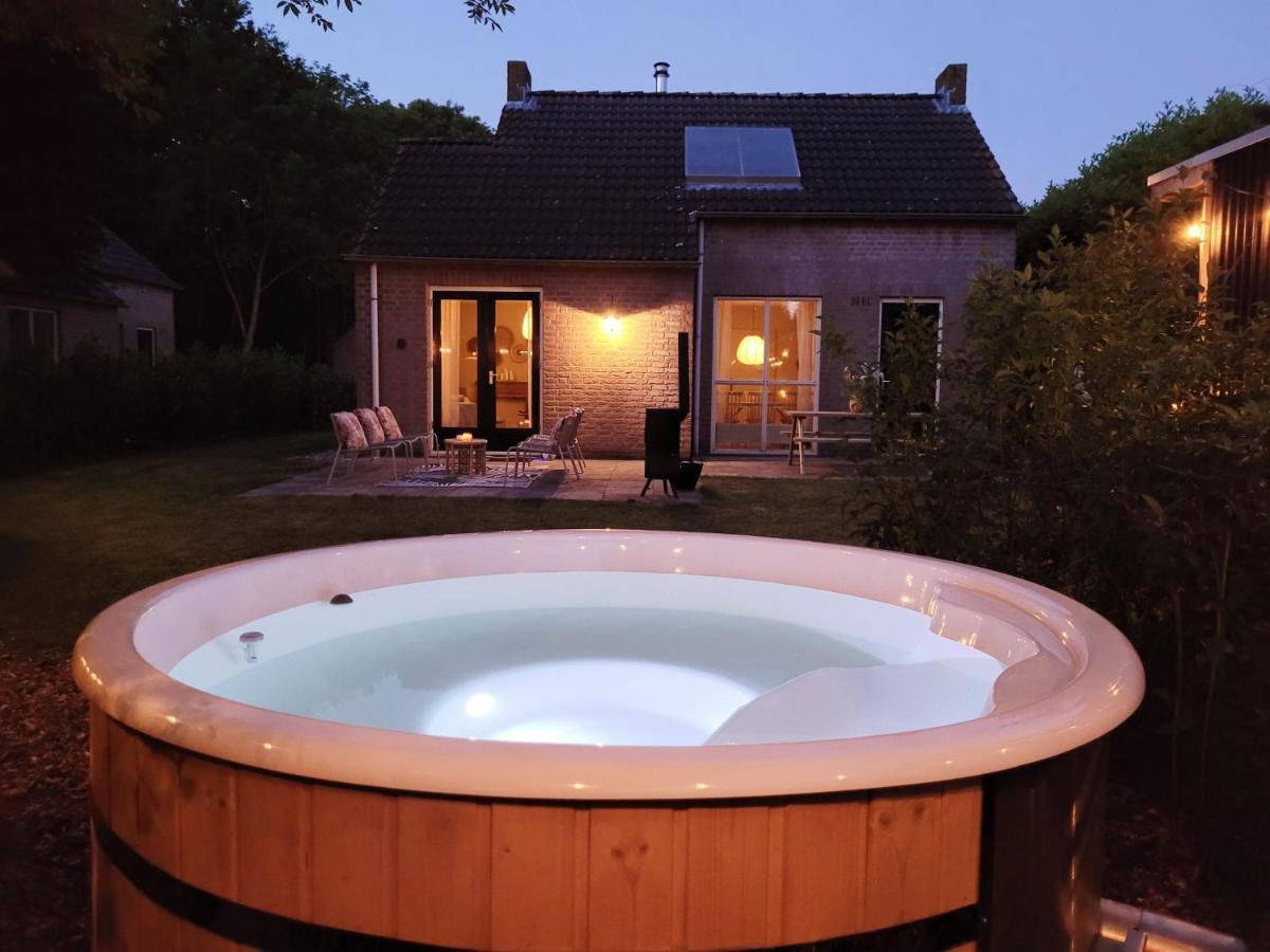 Bohemian Wellness Met Hottub & Sauna Ewijk المظهر الخارجي الصورة